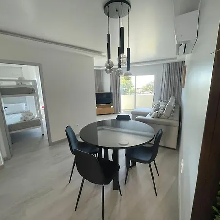 Luxurious T2 Varandas Xiii Apartament *